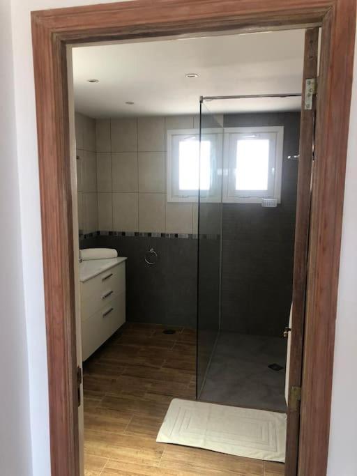 Gezellige Villa Met Prachtig Zicht En Zwembad Arona  Bagian luar foto