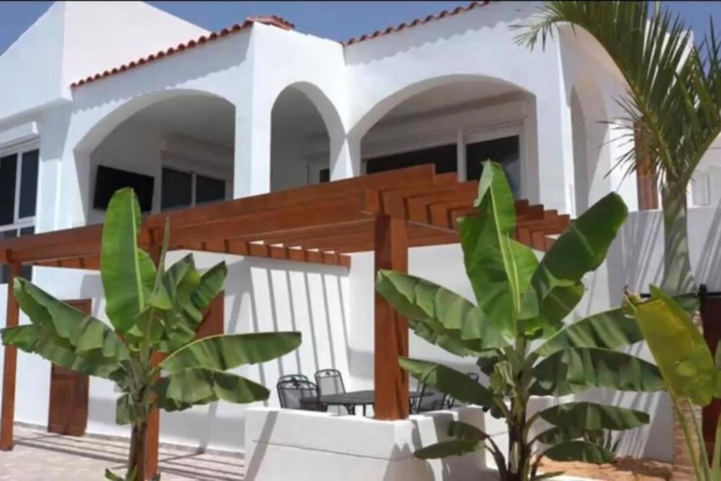 Gezellige Villa Met Prachtig Zicht En Zwembad Arona  Bagian luar foto