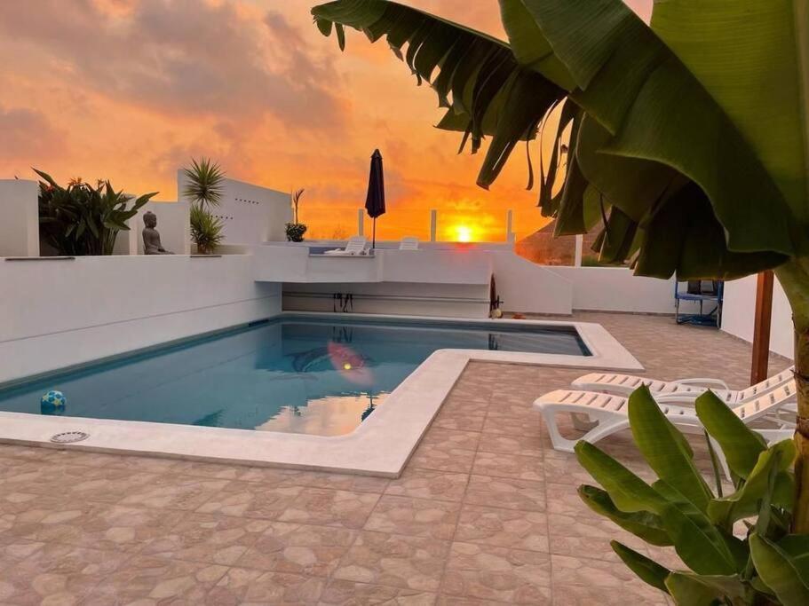 Gezellige Villa Met Prachtig Zicht En Zwembad Arona  Bagian luar foto