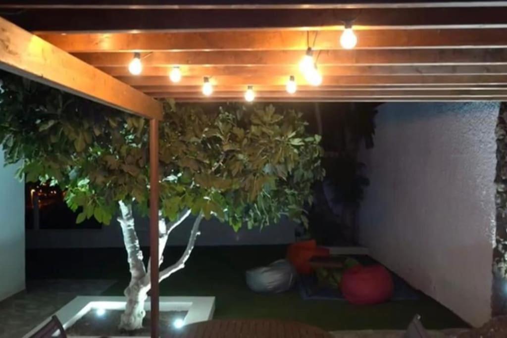 Gezellige Villa Met Prachtig Zicht En Zwembad Arona  Bagian luar foto