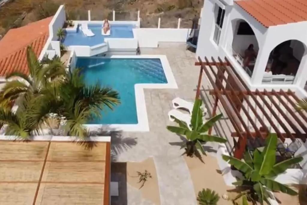 Gezellige Villa Met Prachtig Zicht En Zwembad Arona  Bagian luar foto