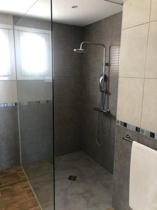 Gezellige Villa Met Prachtig Zicht En Zwembad Arona  Bagian luar foto