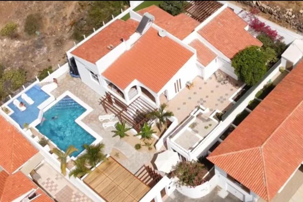Gezellige Villa Met Prachtig Zicht En Zwembad Arona  Bagian luar foto