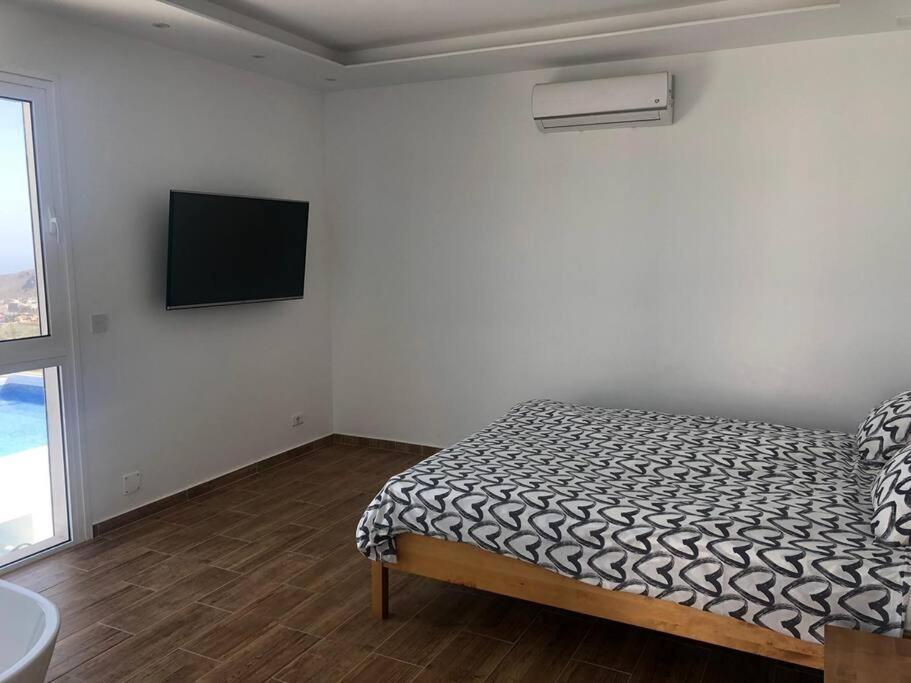 Gezellige Villa Met Prachtig Zicht En Zwembad Arona  Bagian luar foto